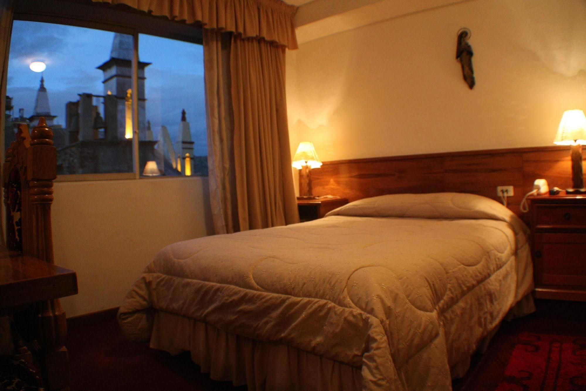 Kaaro Hotel El Buho Puno Bagian luar foto
