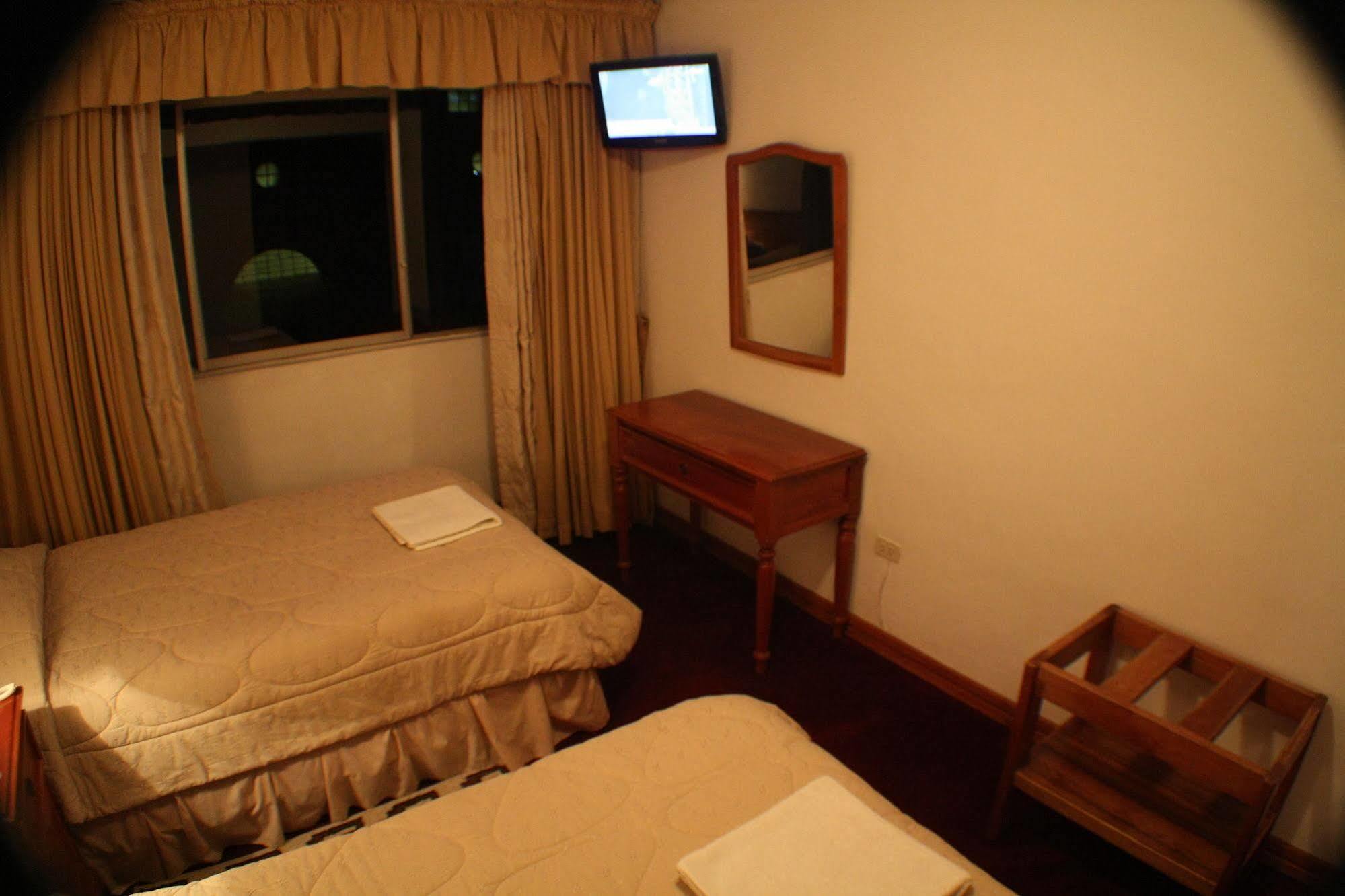 Kaaro Hotel El Buho Puno Bagian luar foto